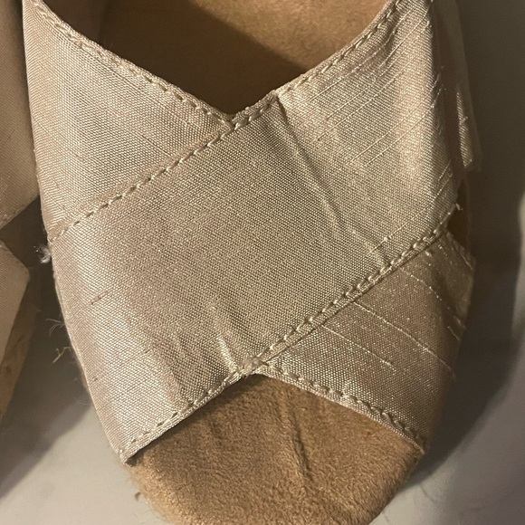 White Mountain Beige Women Seude Leather Wedges Open Toe Sandals Sz 8.5M - Picture 15 of 16